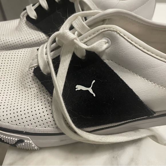 Men’s Puma, Size 10, White and Navy blue, gently used - Picture 2 of 3